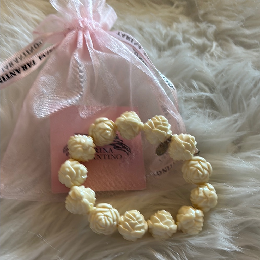 Cream Floral Beaded Bracelet